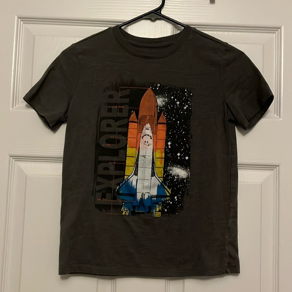 Grey, space shuttle tee. Medium.